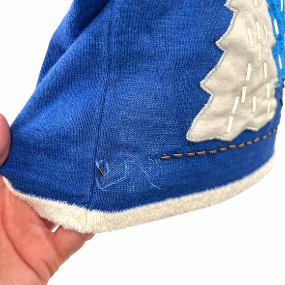 MERCER STREET STUDIO BLUE & WHITE CHRISTMAS HOLIDAY SWEATER VEST SNOWFLAKES TREE - Picture 5 of 5